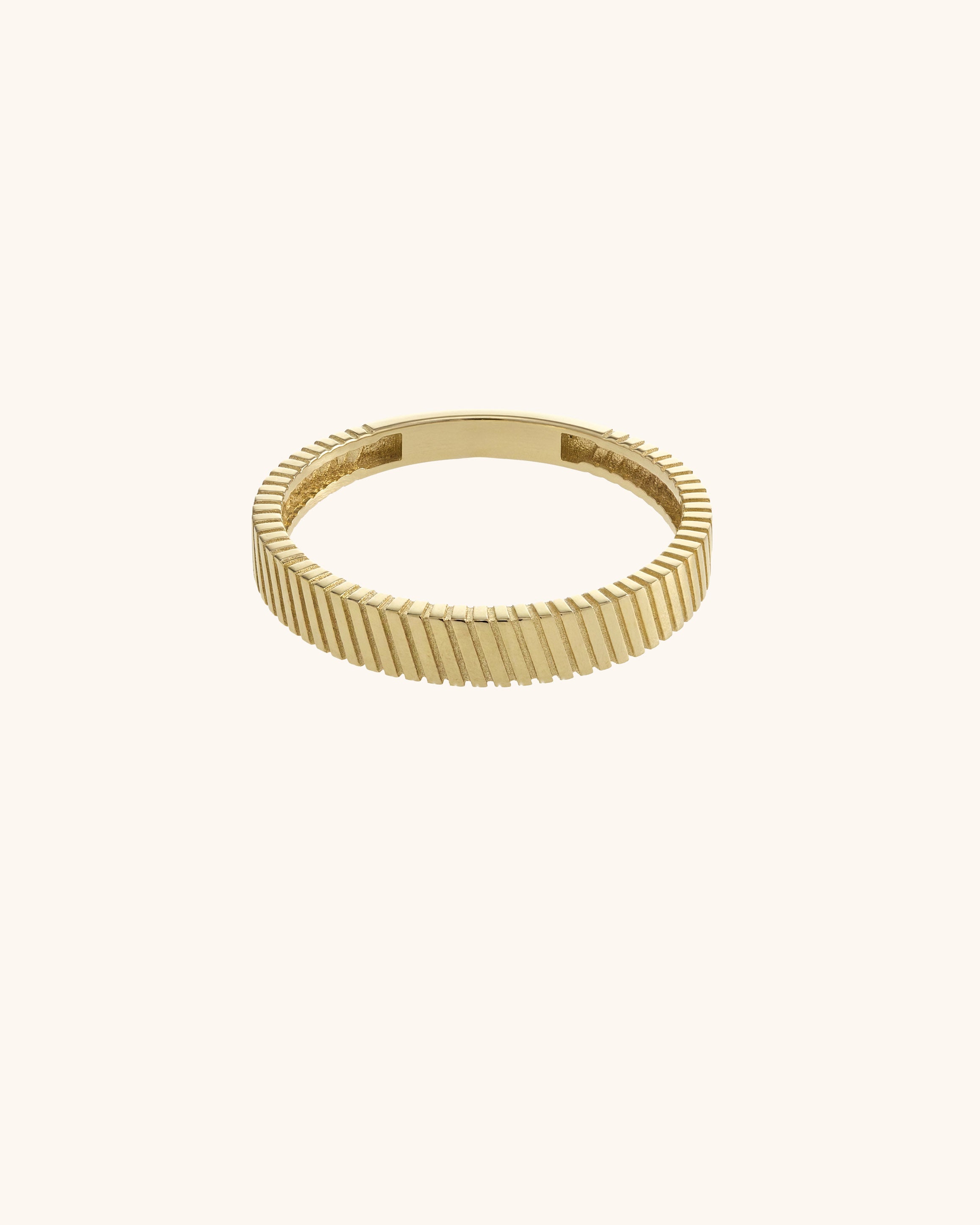 Sıralı Çizgi Dokulu Minimal Yüzük