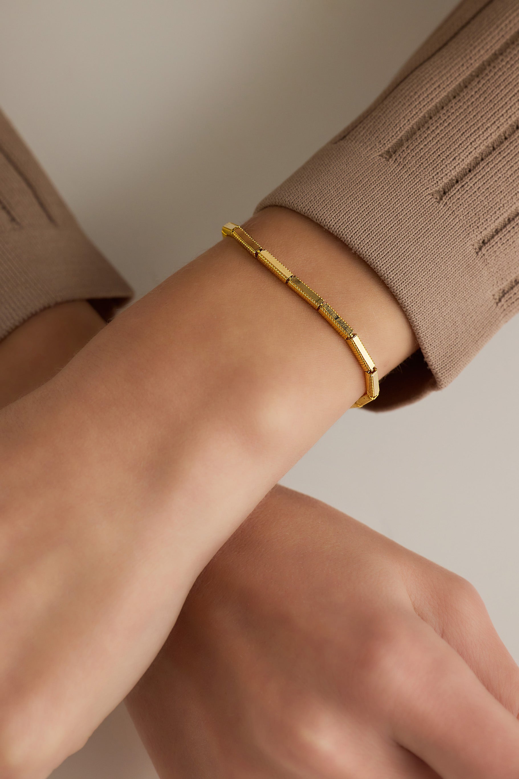 Plaka Modern Bileklik