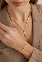 Çift Sıra Zincir Tasarımlı Asimetrik Sarkan Kolye