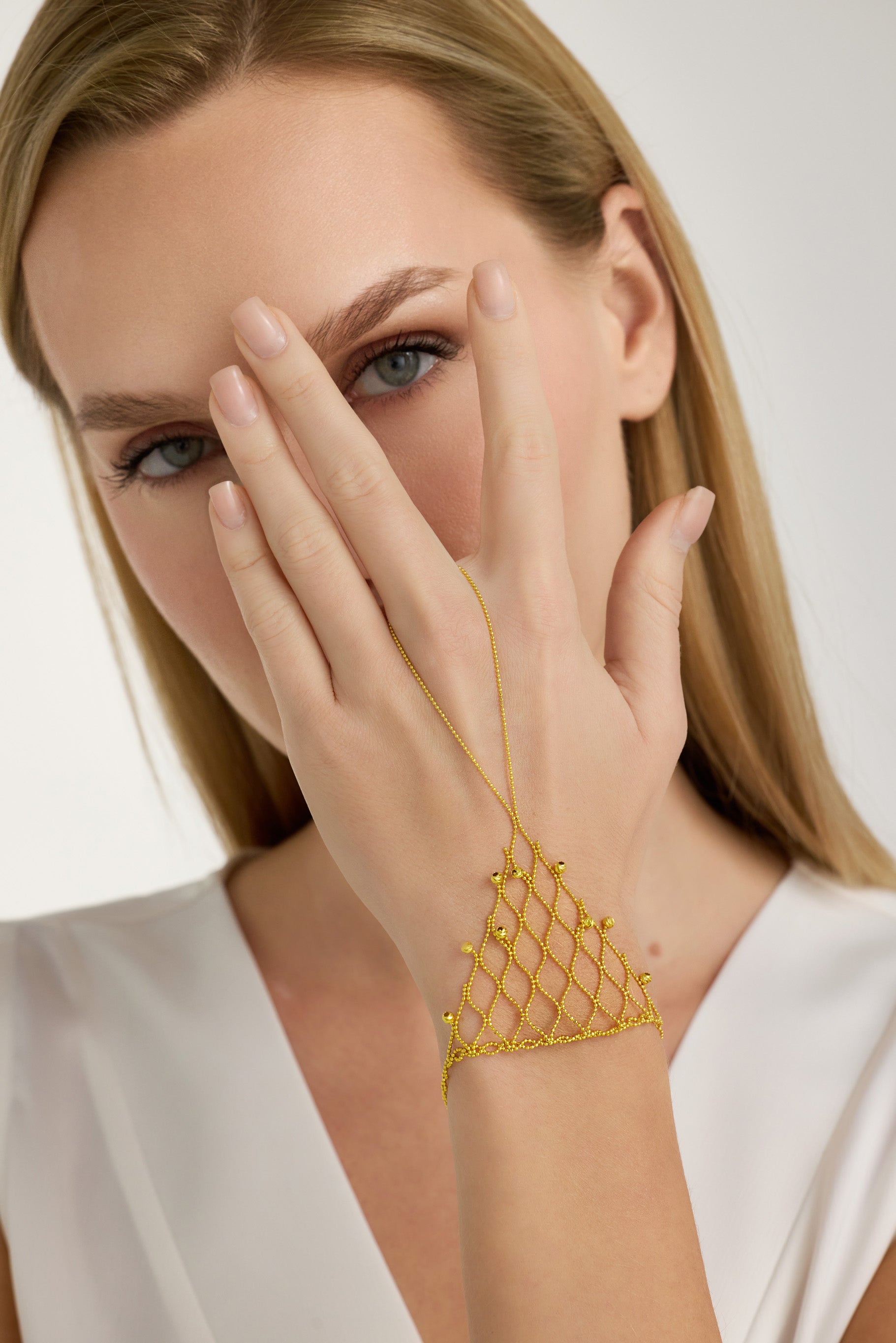 Ağ Desenli Şahmeran