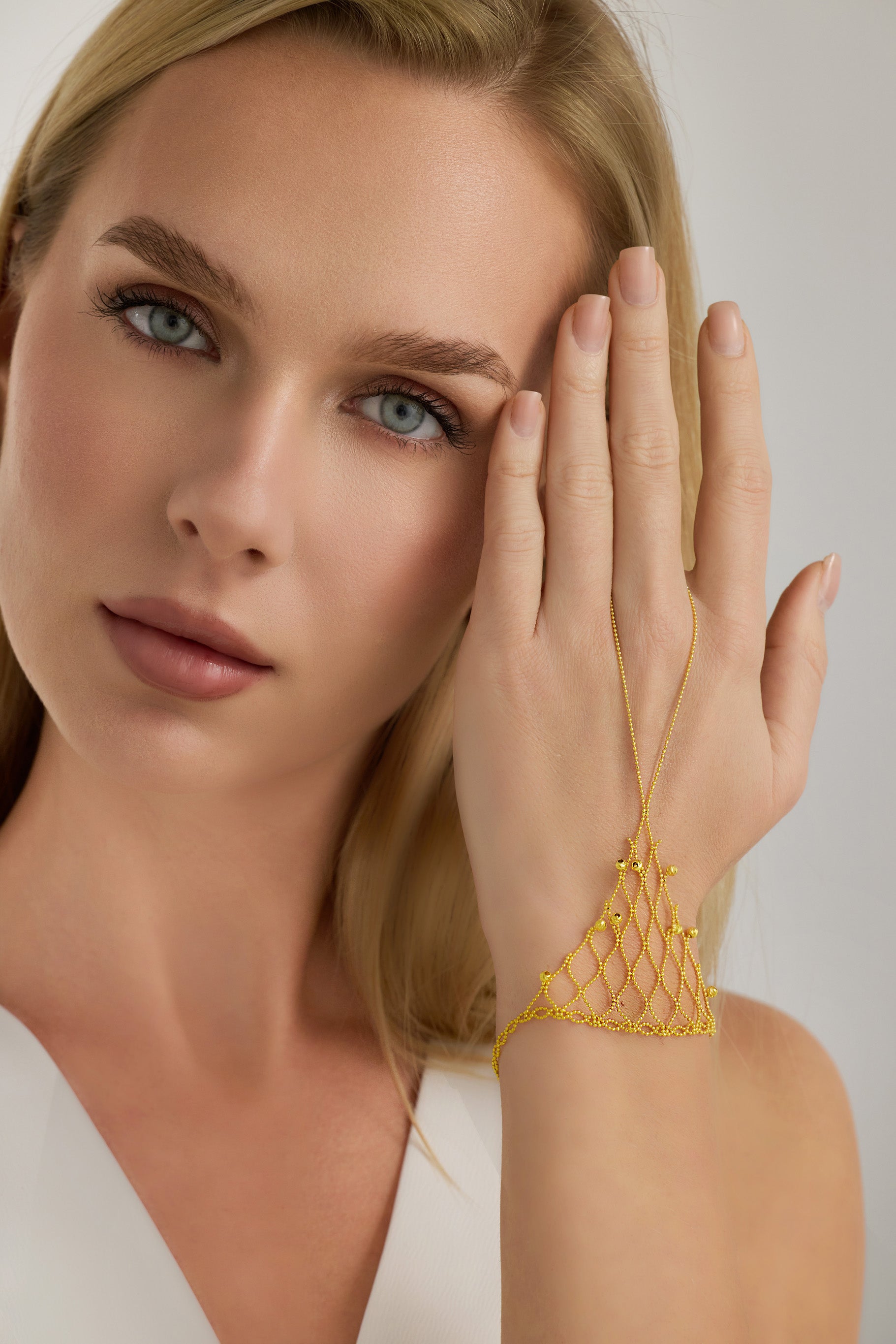 Ağ Desenli Şahmeran