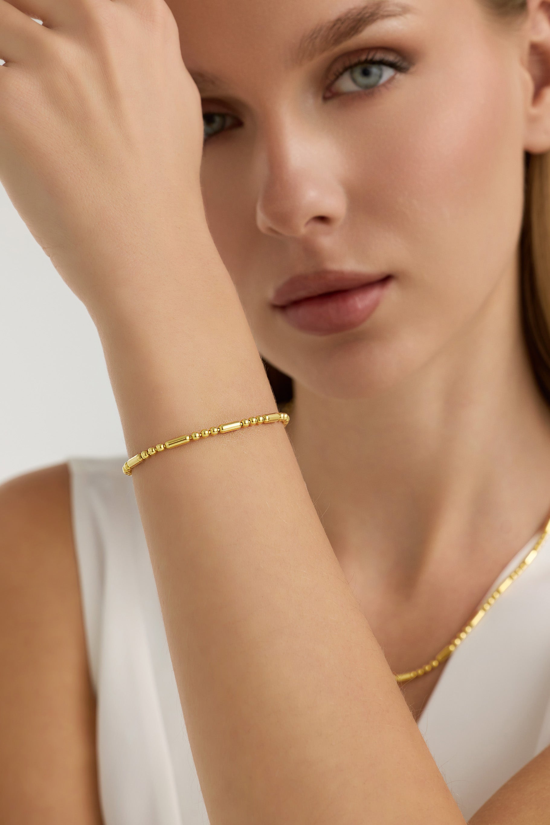 Silindir Formlu ve Işıltılı Top Zincir Bileklik