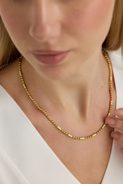 Altın Boncuklu Modern Form Zincir Kolye