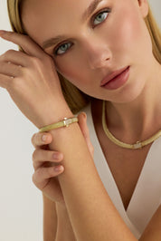 Dokulu Taşlı Kilit Detaylı Kelepçe Bileklik