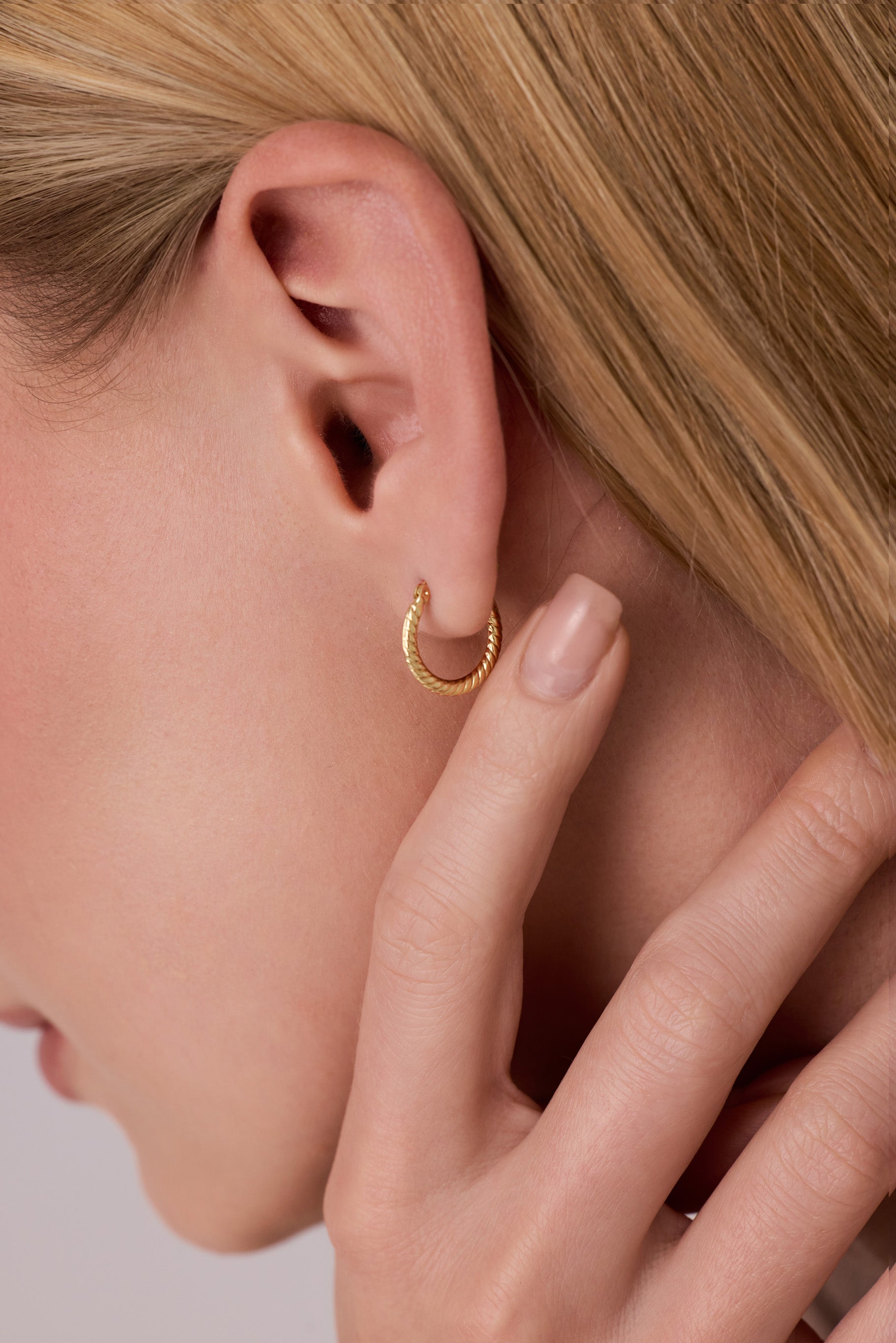 Altın Klasik Halat Burgu Halka Küpe