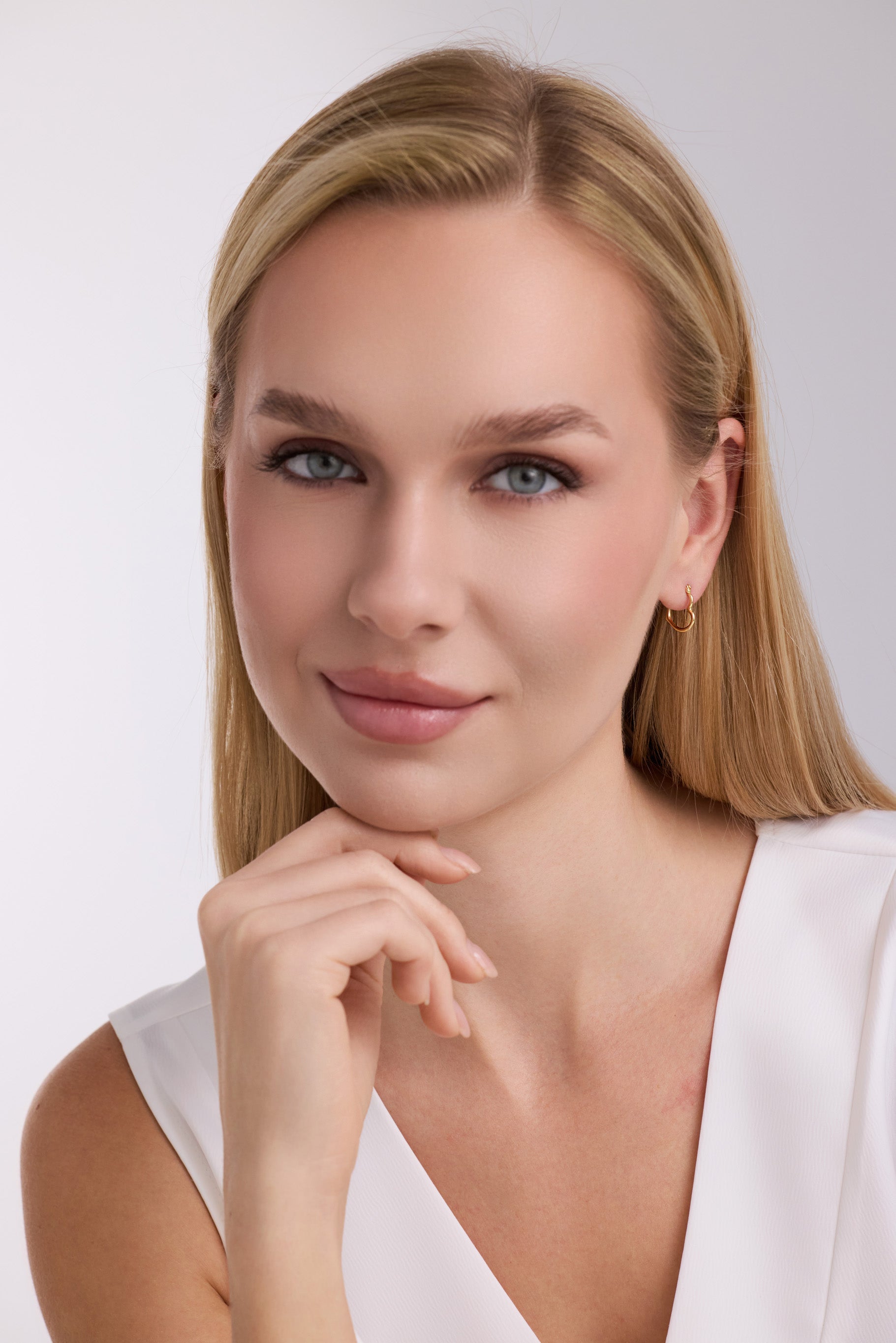 Altın Minimalist Kalp Form Halka Küpe