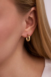 Altın Kabartma Desenli Altın Küpe