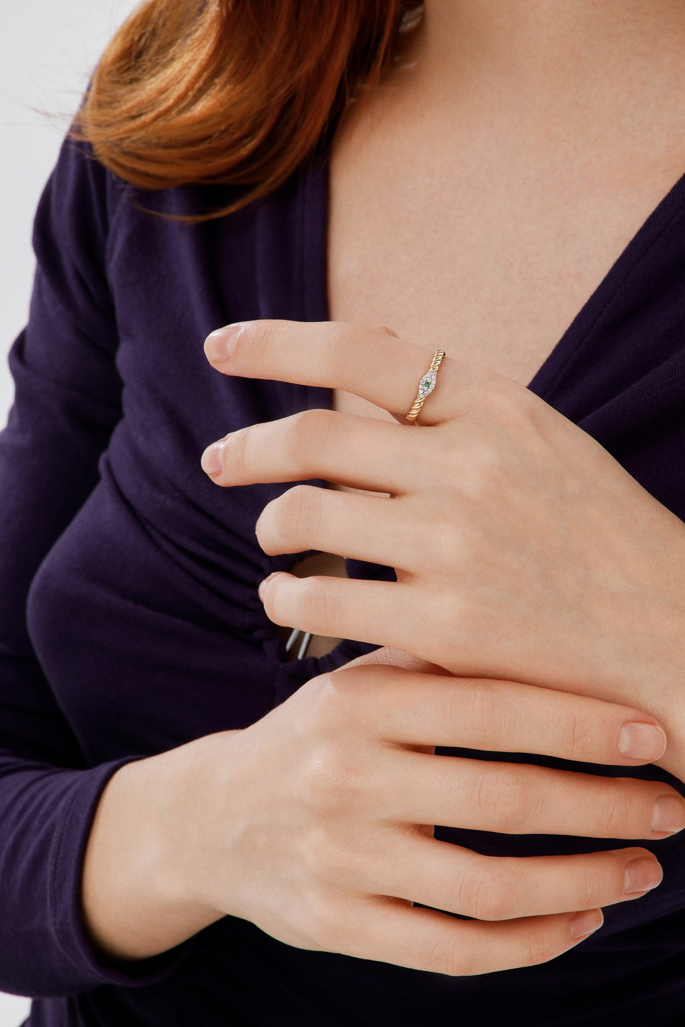 Minimalist Yeşil Gözlü Yüzük