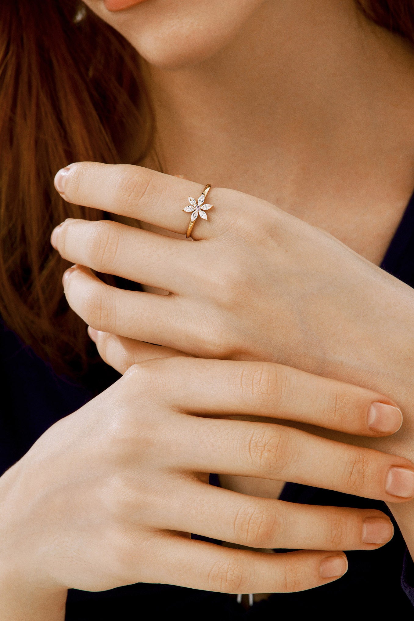 Taşlı Çiçek Tasarım Yüzük