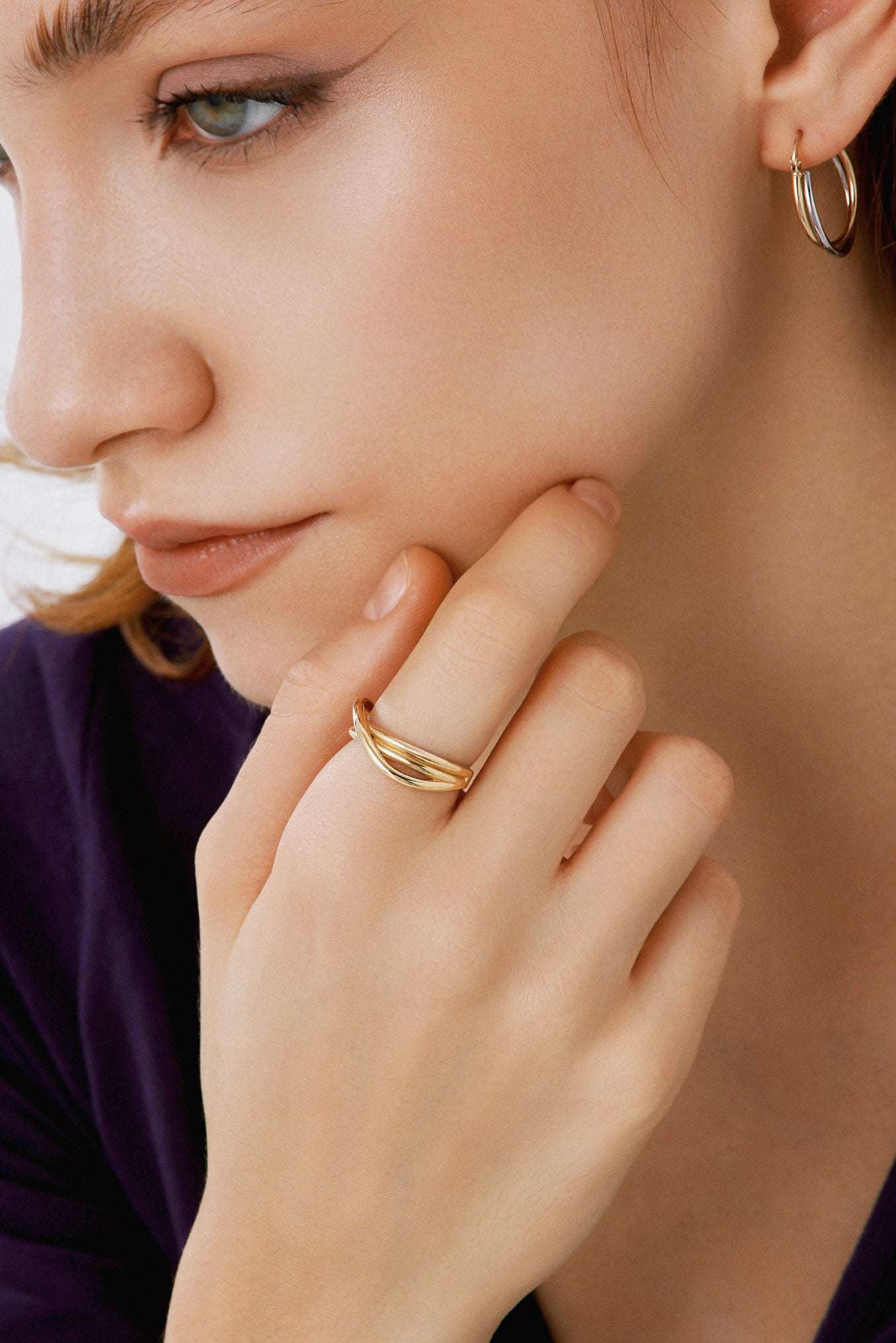 Üç Sıra Çapraz Formlu Altın Yüzük