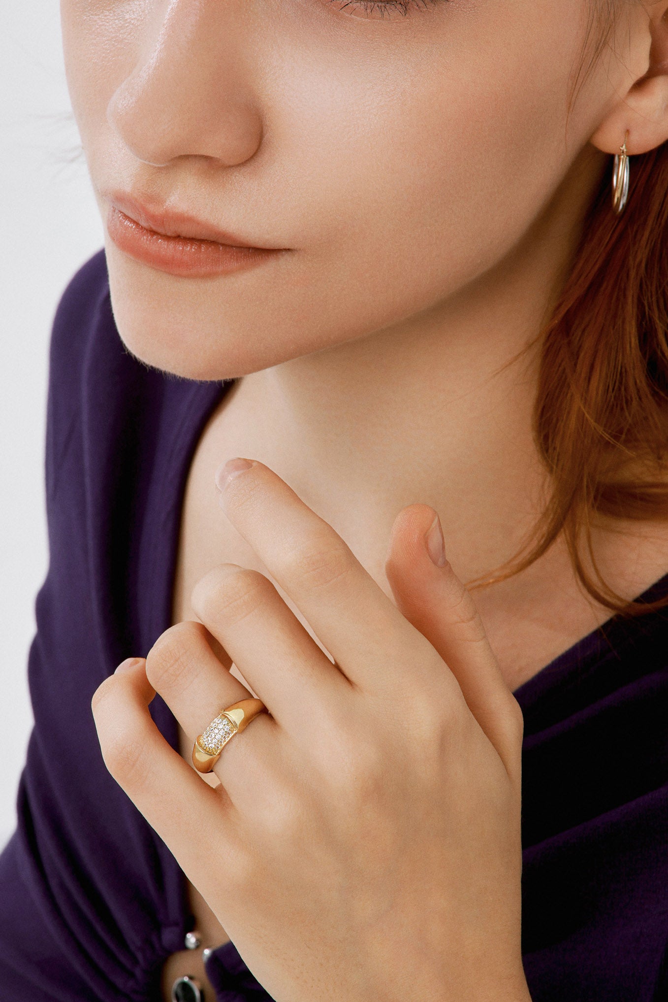 Taşlı Orta Panel Bombeli Modern Tasarım Yüzük