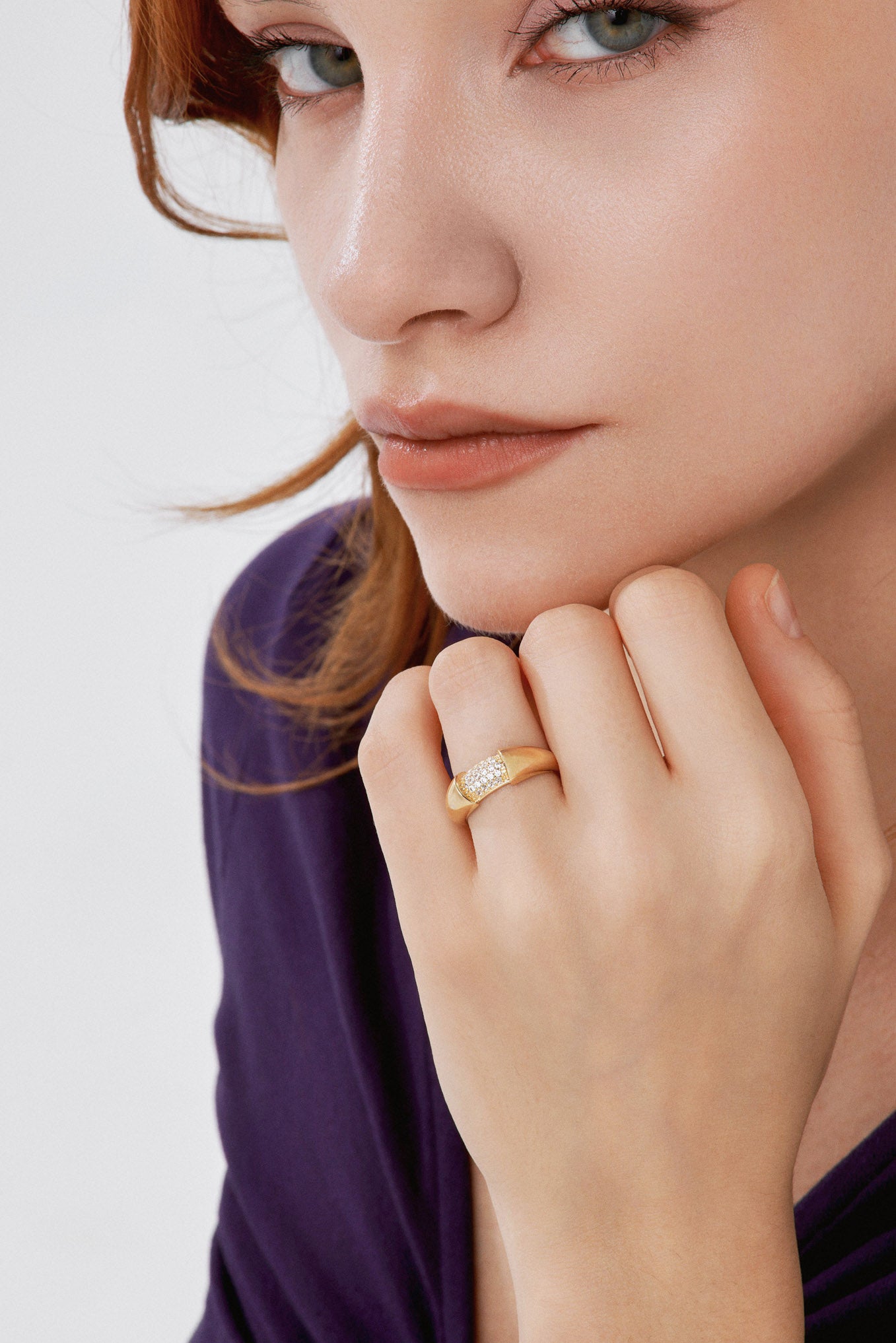 Taşlı Orta Panel Bombeli Modern Tasarım Yüzük