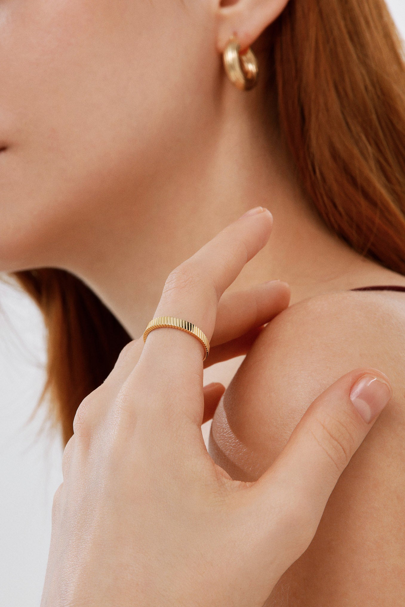 Sıralı Çizgi Dokulu Minimal Yüzük