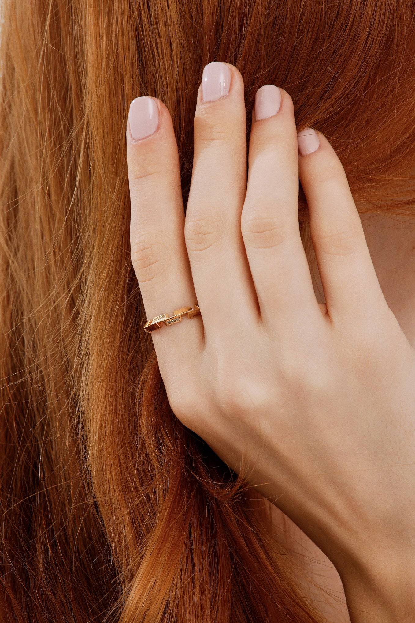 Geometrik Kesim Taşlı Modern Yüzük