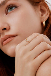 Beyaz Taşlı Minimal Yüzük