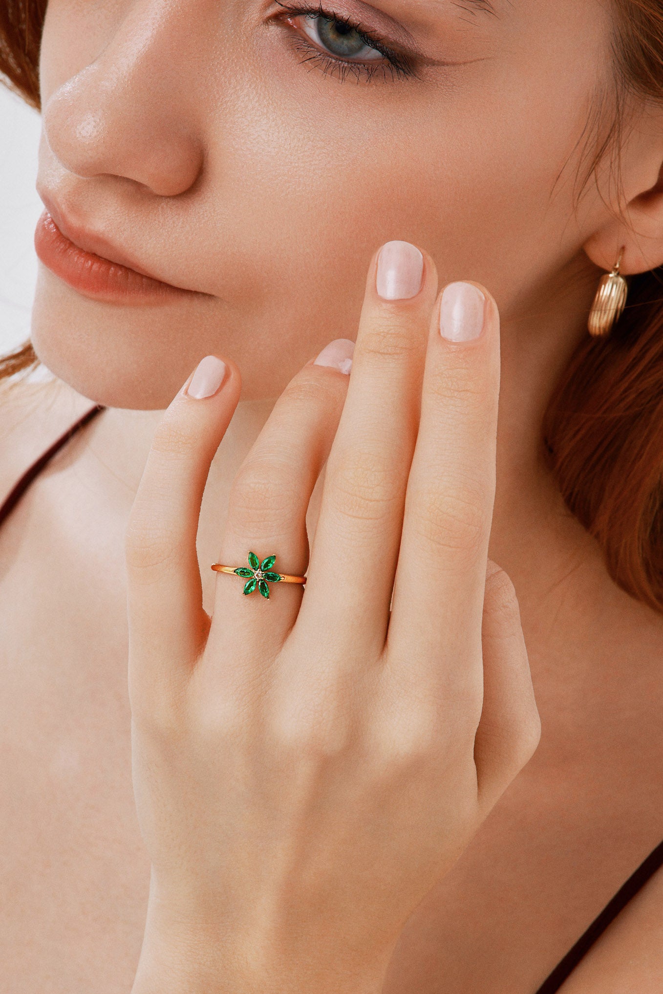 Yeşil Taşlı Çiçek Tasarım Yüzük