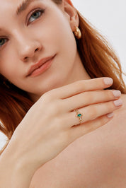 Vintage Esintili Yeşil Taşlı Tasarım Yüzük