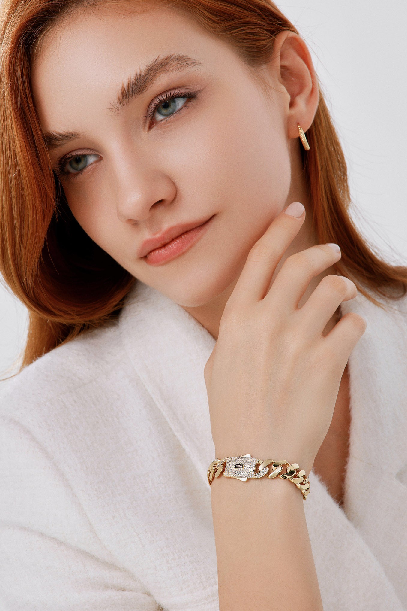 Sade Zincir Gövdeli Taşlı Kilit Bileklik