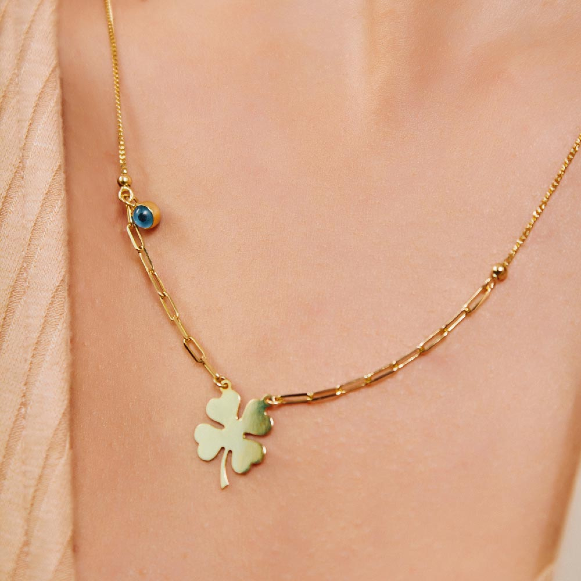 Clover Detailed Necklace